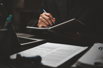 世界足坛最伟大的五位球员分别是谁？