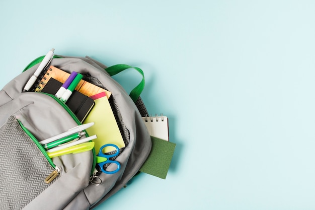 你认为羽毛球技术很强的男单选手都有谁？