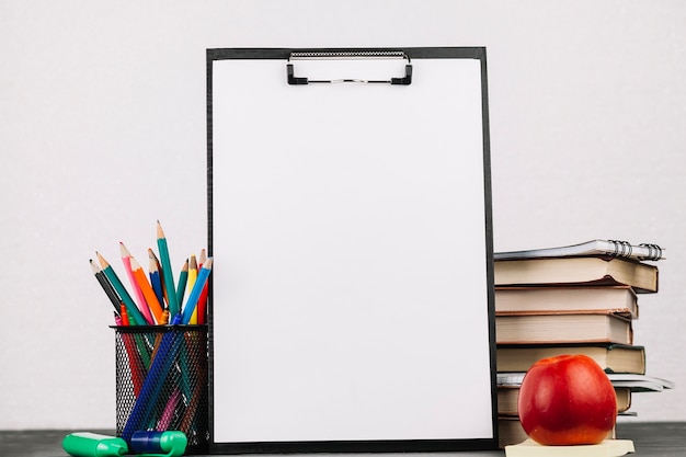 世界足坛最伟大的五位球员分别是谁？